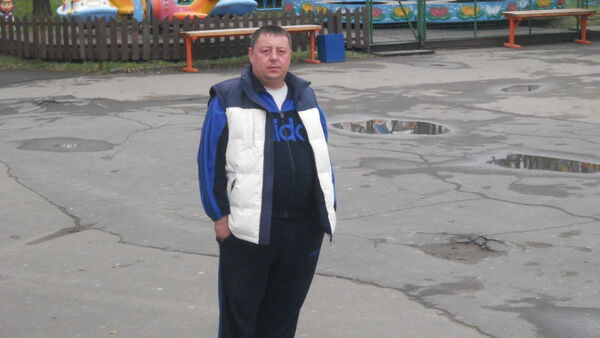  ,   Maikl, 48 ,   