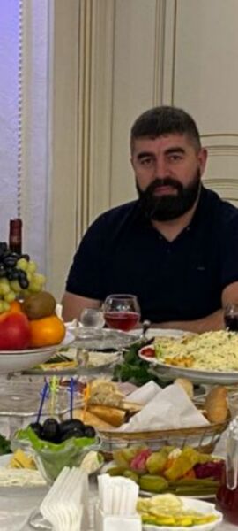  ,   Hayk, 37 ,   ,   