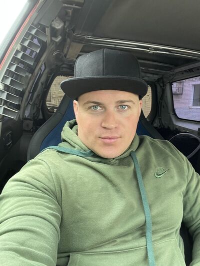  ,   Denis, 33 ,   ,   