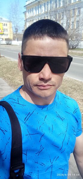  ,   Vladimir, 32 ,   ,   , c , 