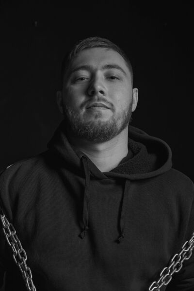  --,   Alex, 31 ,   ,   