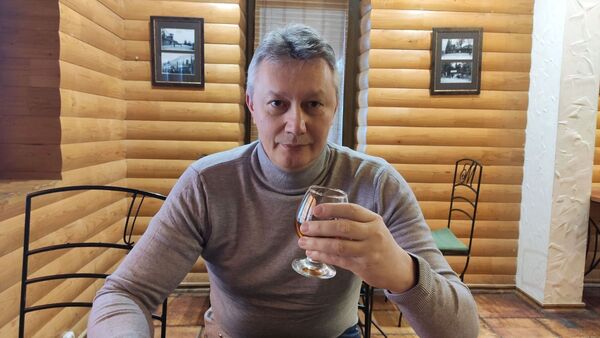  ,   Alexandr, 52 ,   c 