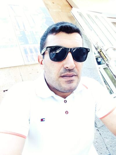  ,   Armen, 38 ,   ,   