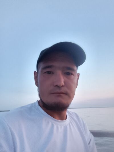  ,   Parviz, 38 ,   c 