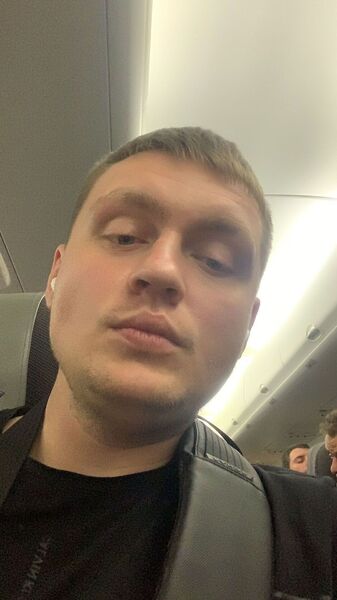  --,   Maxim, 32 ,   ,   , c 