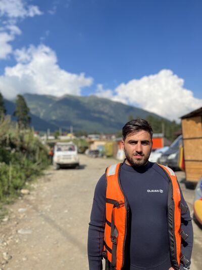  ,   Hovo, 24 ,   ,   