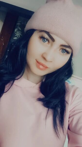  --,   Adelina, 33 ,   ,   