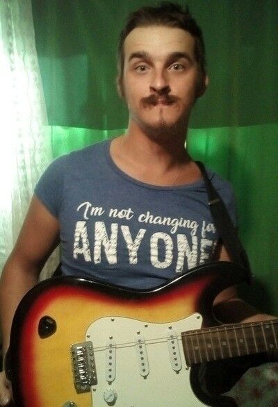  ,   Victor, 32 ,   ,   , c 