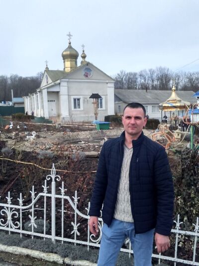  ,   Andrei, 44 ,   c 