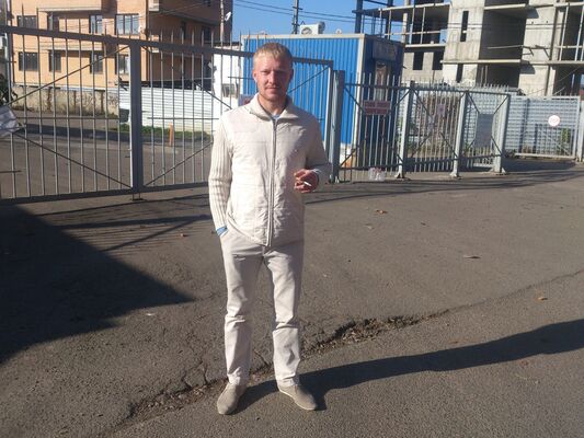  ,   Andrei, 42 ,   ,   , c 