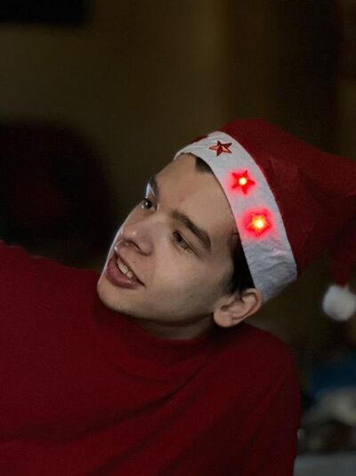  ,   Viktor, 19 ,   ,   