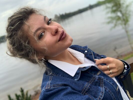  ,   Arina, 21 ,     , c 