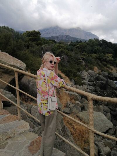  ,   Valeria, 44 ,   ,   