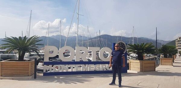  ,   Artur, 46 ,   ,   