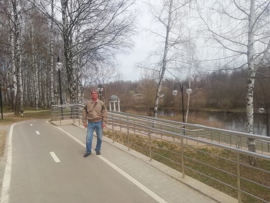  ,   Aleks, 61 ,   c 