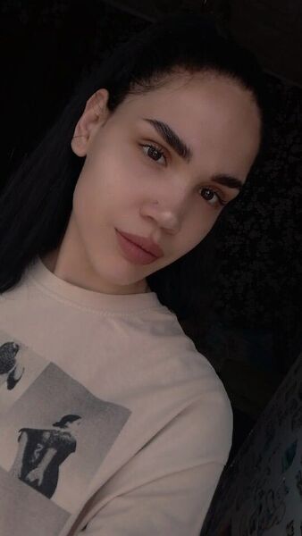  ,   Yana, 23 ,   c 
