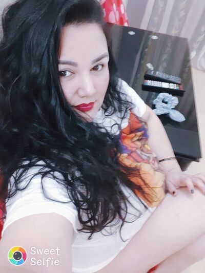  ,   Milana, 41 ,  