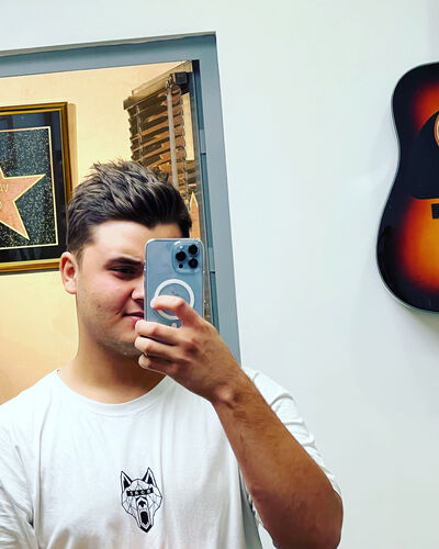  ,   Nik, 22 ,   ,   