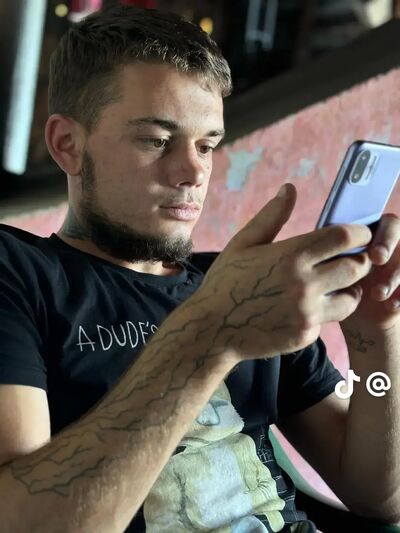  ,   Cristi, 23 ,   ,   , c 