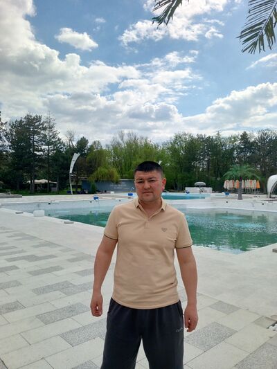  --,   Zoir, 37 ,     