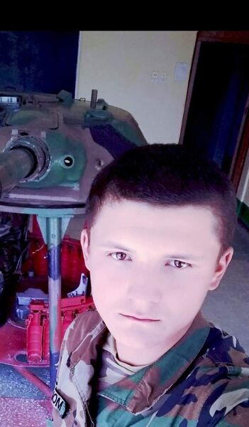  ,   Tudor, 24 ,   c 