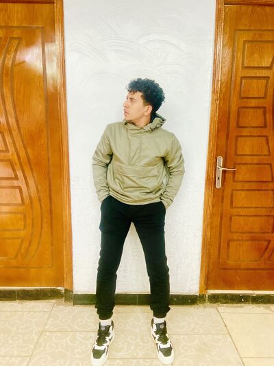  ,   Hady, 25 ,   ,   