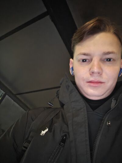  ,   Artyom, 25 ,   ,   