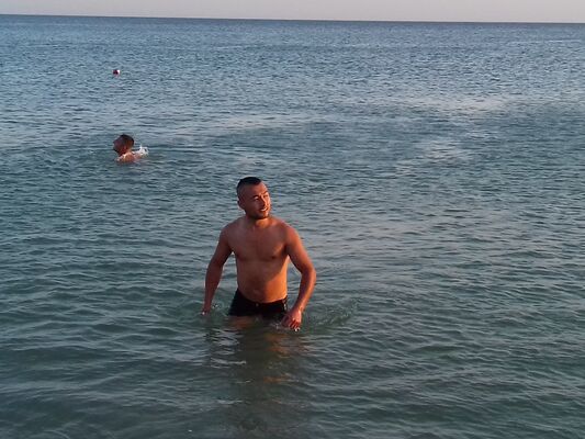  ,   Ruslan, 35 ,   ,   , c 
