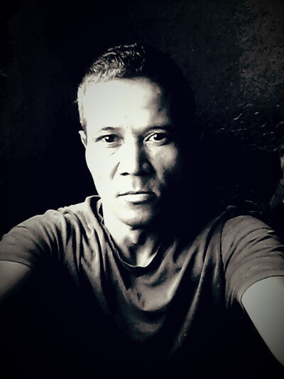  ,   Zinetbek, 40 ,  