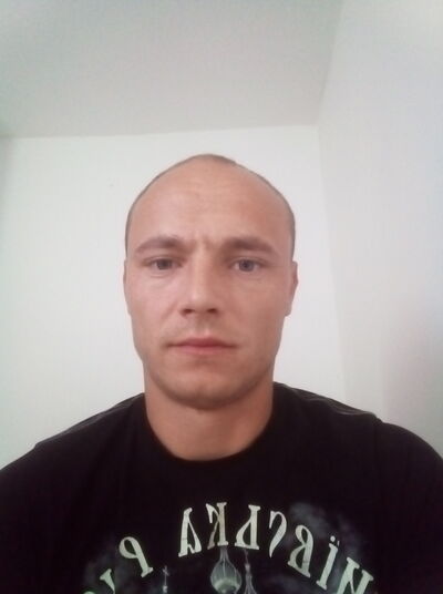  ,   Viktor, 31 ,   ,   