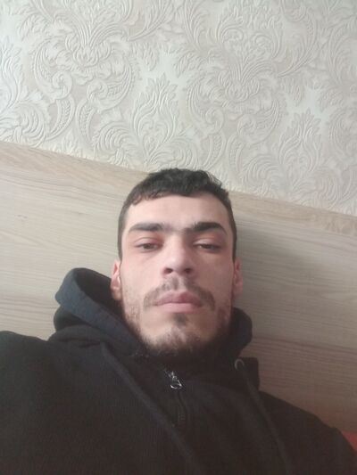  ,   Robert, 28 ,   