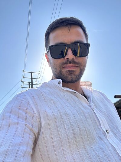  ,   Elnar, 36 ,     